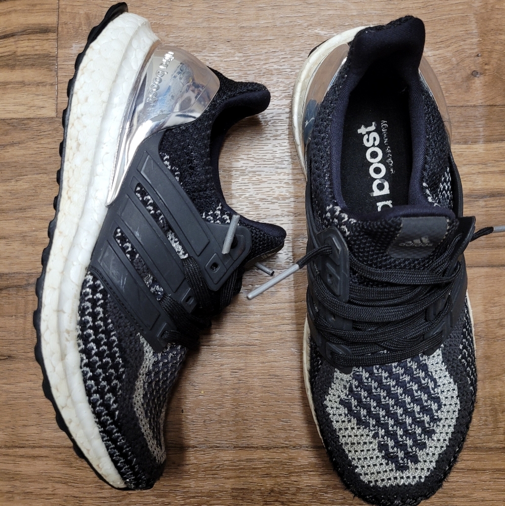 Adidas Ultraboost 606004 Black Women’s Sz 4